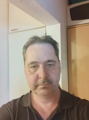 <span>David, 51</span>&nbsp;<span style='width: 25px; height: 16px; float: right; background-image: url(/bitmaps/flags_small/CZ.PNG)'>&nbsp;</span><br><span>Hostivice, Rep. Ceca</span>&nbsp;<input type='button' class='joinbtn' style='float: right' value='JOIN NOW' />