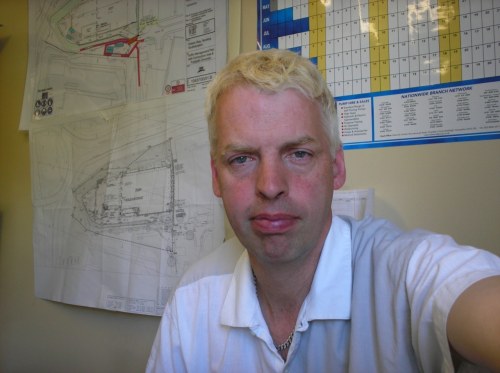 English men looking for love