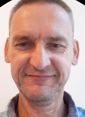 <span>Mike, 53</span> <span style='width: 25px; height: 16px; float: right; background-image: url(/bitmaps/flags_small/DE.PNG)'> </span><br><span>Finsterwald, Germany</span> <input type='button' class='joinbtn' style='float: right' value='JOIN NOW' />