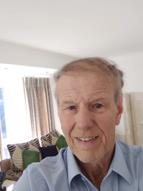 English men looking for love