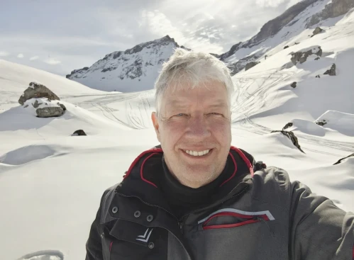 <span>Peter, 62</span> <span style='width: 25px; height: 16px; float: right; background-image: url(/bitmaps/flags_small/CH.PNG)'> </span><br><span>Bern, Switzerland</span> <input type='button' class='joinbtn' style='float: right' value='JOIN NOW' />