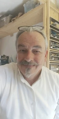 <span>Oliver, 59</span> <span style='width: 25px; height: 16px; float: right; background-image: url(/bitmaps/flags_small/AT.PNG)'> </span><br><span>Zell Am See, Austria</span> <input type='button' class='joinbtn' style='float: right' value='JOIN NOW' />