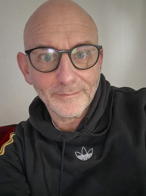 <span>Matze, 50</span>&nbsp;<span style='width: 25px; height: 16px; float: right; background-image: url(/bitmaps/flags_small/DE.PNG)'>&nbsp;</span><br><span>Kiel, Germany</span>&nbsp;<input type='button' class='joinbtn' style='float: right' value='JOIN NOW' />