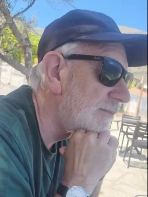 English men looking for love