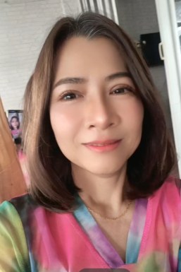 <span>อภิสรา, 50</span>&nbsp;<span style='width: 25px; height: 16px; float: right; background-image: url(/bitmaps/flags_small/TH.PNG)'>&nbsp;</span><br><span>Bangkok, Thailand</span>&nbsp;<input type='button' class='joinbtn' style='float: right' value='JOIN NOW' />