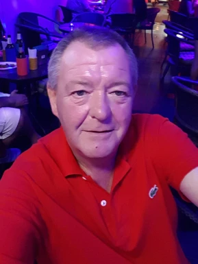 English men looking for love