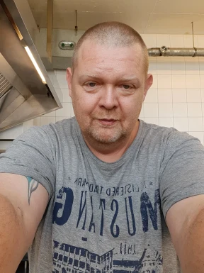 <span>Andreas, 51</span>&nbsp;<span style='width: 25px; height: 16px; float: right; background-image: url(/bitmaps/flags_small/DE.PNG)'>&nbsp;</span><br><span>Munich, Germany</span>&nbsp;<input type='button' class='joinbtn' style='float: right' value='JOIN NOW' />