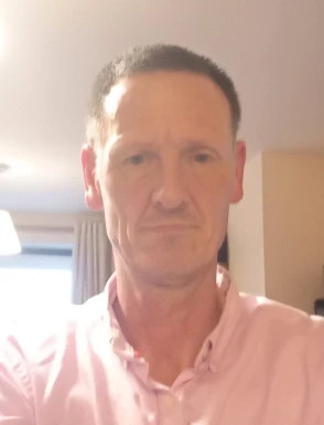 English men looking for love