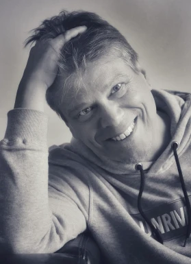 <span>Gary, 65</span> <span style='width: 25px; height: 16px; float: right; background-image: url(/bitmaps/flags_small/CZ.PNG)'> </span><br><span>Brno, Czech Rep.</span> <input type='button' class='joinbtn' style='float: right' value='JOIN NOW' />