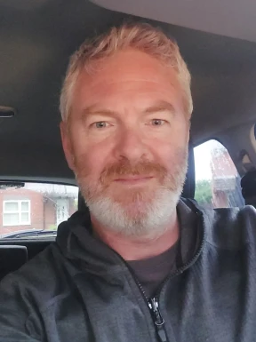English men looking for love
