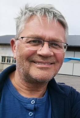 <span>A, 66</span> <span style='width: 25px; height: 16px; float: right; background-image: url(/bitmaps/flags_small/DK.PNG)'> </span><br><span>Copenhagen, 丹麦</span> <input type='button' class='joinbtn' style='float: right' value='JOIN NOW' />