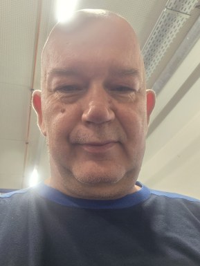 <span>Erik, 58</span>&nbsp;<span style='width: 25px; height: 16px; float: right; background-image: url(/bitmaps/flags_small/NL.PNG)'>&nbsp;</span><br><span>Zoetermeer, Netherlands</span>&nbsp;<input type='button' class='joinbtn' style='float: right' value='JOIN NOW' />