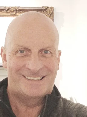 English men looking for love