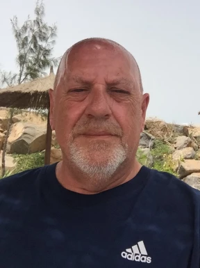 English men looking for love