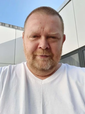 <span>Andreas, 51</span>&nbsp;<span style='width: 25px; height: 16px; float: right; background-image: url(/bitmaps/flags_small/DE.PNG)'>&nbsp;</span><br><span>Munich, Германия</span>&nbsp;<input type='button' class='joinbtn' style='float: right' value='JOIN NOW' />